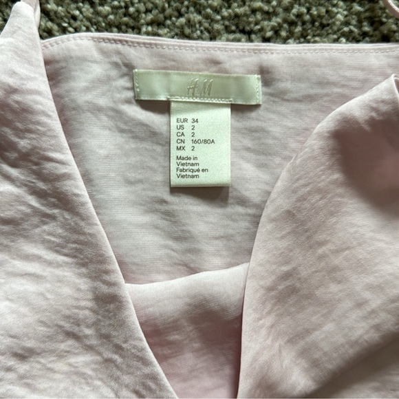 *Set of 2* H&M Camisoles - Picture 10 of 11